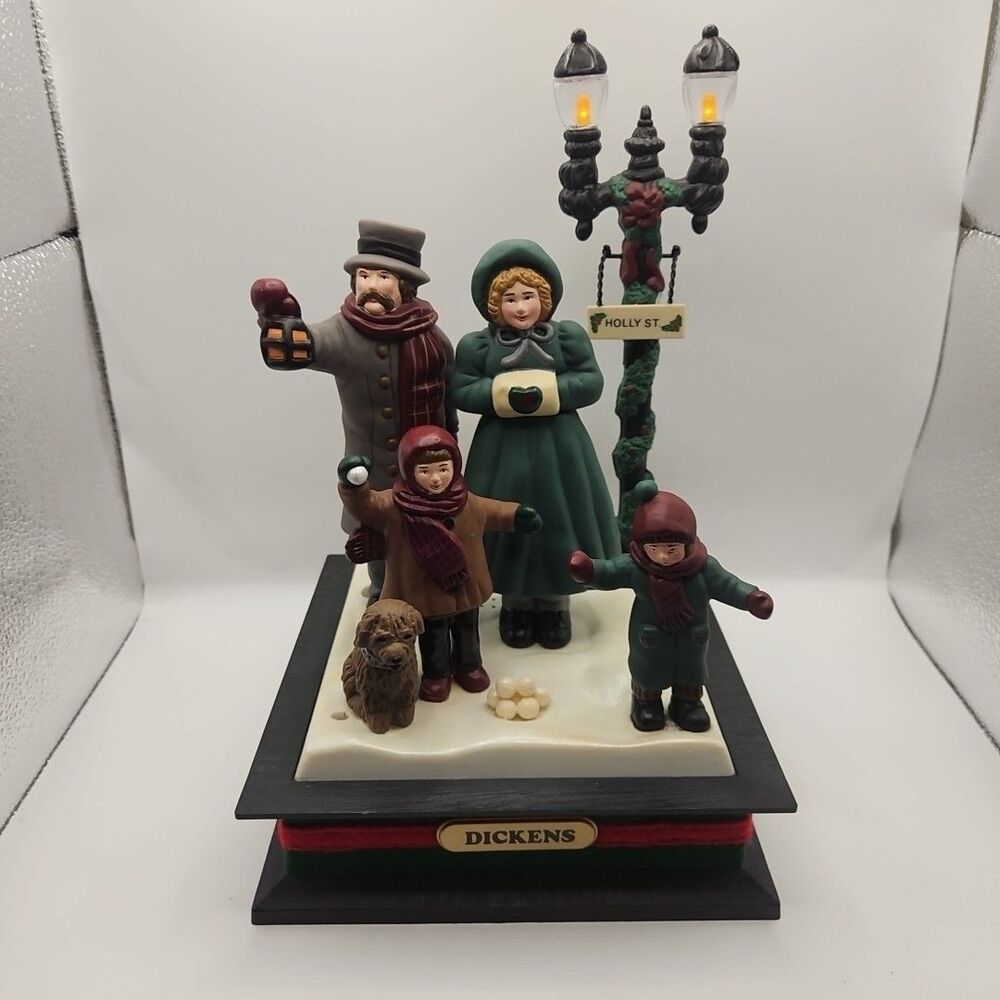 Vintage Christmas Lighted Carolers Musical Holiday Scene Figure 11"
